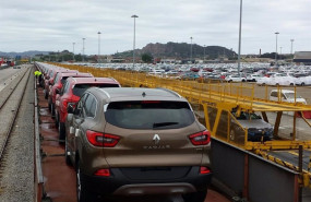 ep archivo - transporte de vehiculos en trenes de 600 metros de renfe mercancias