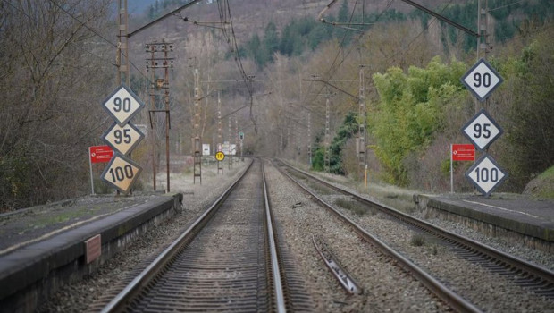 ep archivo vias de tren a 31 de enero de 2026 en amurrio alava ep archivo vias de tren a 31 de enero de 2026 en amurrio alava