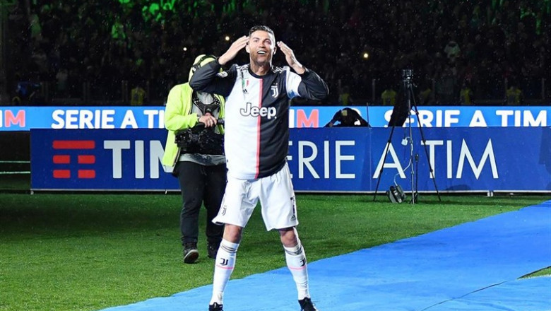 Cristiano Ronaldo celebra el título de la Serie A con la Juventus. | Tano Pecoraro/Lapresse via ZUMA / DPA - Archivo ep cristiano ronaldo celebra el titulo de la serie a con la juventus