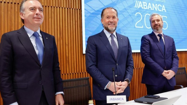 ep de izquierda a derecha el ceo de abanca francisco botas el presidente juan carlos escotet