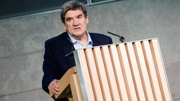 ep el gobernador del banco de espana jose luis escriva durante la jornada competitividad para el