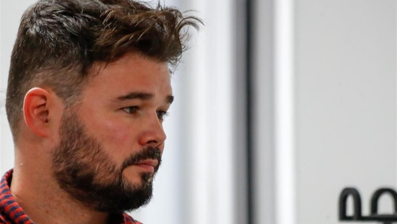 El portavoz de ERC en el Congreso de los Diputados, Gabriel Rufián, en la Cámara Baja un día después de su reunión con representantes del PSOE. | Óscar J.Barroso - Europa Press ep el portavoz de erc en el congreso de los diputados gabriel rufian en la camara baja un dia