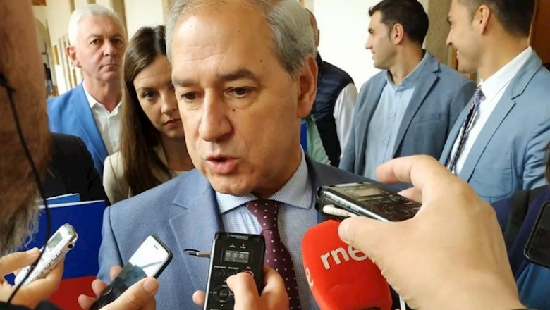 ep el presidente de la diputacion de lugo jose tome ofrece declaraciones a los medios antes del