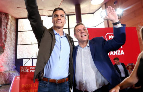 ep el secretario general del psoe y el presidente de c-lm emiliano garcia-page en el consejo