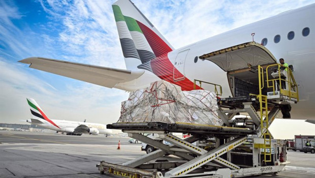 ep emirates y dubai humanitarian lanzan un puente aereo a sri lanka para transportar ayuda