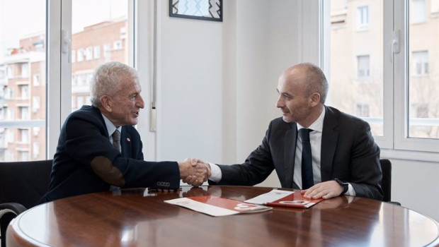 ep firma del acuerdo entre el consejero delegado de inditex oscar garcia maceiras y el presidente de
