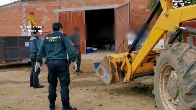 Guardia Civil sorprende en Las Navas a un grupo de personas haciendo una matanza de un cerdo "sin justificación" en el estado de alarma | GUARDIA CIVIL ep guardia civil sorprende en las navas a un grupo de personas haciendo una matanza de un cerdo sin