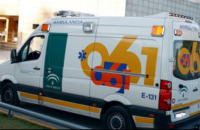 ep huelva- sucesos- heridos dos adultos una nina y un bebe rescatados de un vehiculo que cayo a un