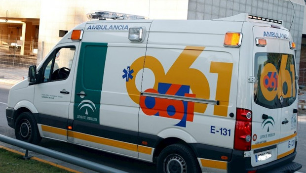 ep huelva- sucesos- heridos dos adultos una nina y un bebe rescatados de un vehiculo que cayo a un