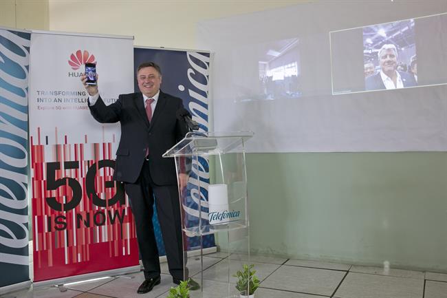 Jerónimo Vilchez (Telefónica), estableciendo la videollamada con 5G | TELEFÓNICA ep jeronimo vilchez telefonica estableciendovideollamada5g