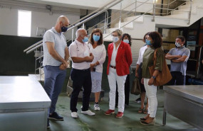 ep la conselleira do mar rosa quintan durante una visita al puerto de bueu pontevedra