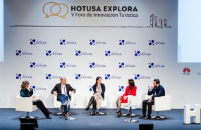 ep la ministra de industria comercio y turismo reyes maroto inaugura la vi edicion del foro hotusa