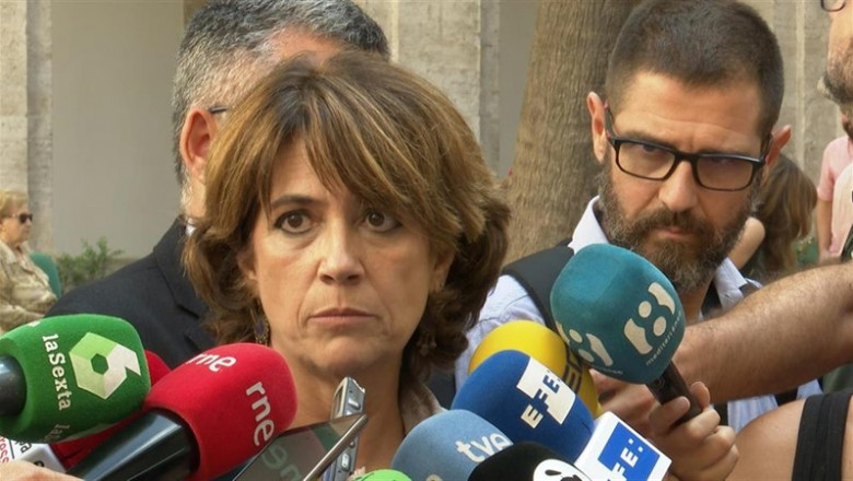 La ministra de Justicia, Dolores Delgado, atiende a los medios tras un acto con víctimas del franquismo en València | EUROPA PRESS ep la ministra de justicia dolores delgado atiende a los medios tras un acto con victimas del