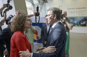 ep la ministrahaciendafunciones maria jesus montero y presidentela xuntagalicia alberto nunez feijoo se saludansu llegadala presentacionanuario 2019la sedeafundacion obra social abanca