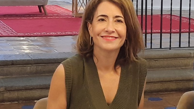 La presidenta de Paradores de Turismo, Raquel Sánchez, en la firma del acuerdo de colaboración con el Festival de Mérida | EUROPA PRESS ep la presidenta de paradores de turismo raquel sanchez en la firma del acuerdo de colaboracion con