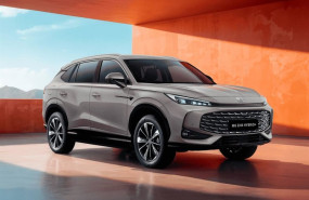 ep mg completa la gama hs con la entrada de la variante hev hybrid con 225 cv y disponible desde