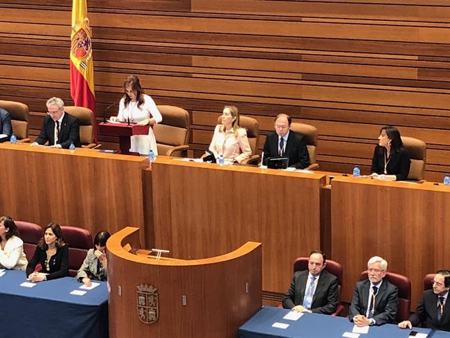 Pío García-Escudero junto a Ana Pastor en la tribuna de las Cortes. 12-03-18 | EUROPA PRESS ep pio garcia-escuderoa ana pastorla tribunalas cortes 12-03-18