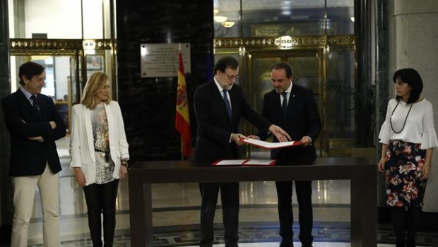 ep rajoy firmacongresoacuerdopresidenteupnprespuestos