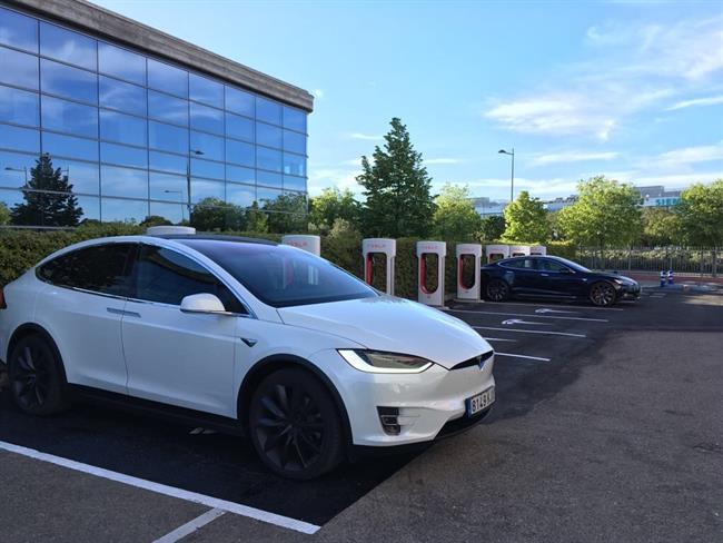 Supercargador de Tesla en Getafe | TESLA - Archivo ep supercargadorteslagetafe