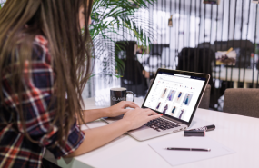 1574338155 glami laptop dresseses low res