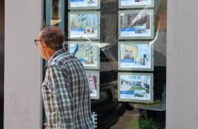 ep archivo   escaparate de una inmobiliaria en madrid espana 20250102113803