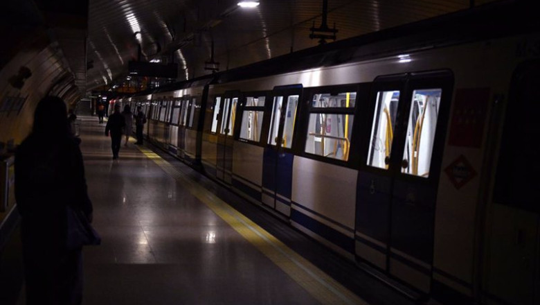 Archivo - Interior del metro de Madrid, durante el apagón que paralizó la red ferroviaria en Madrid, a 28 de abril de 2025, en Madrid | Fernando Sánchez - Europa Press - Archivo ep archivo interior del metro de madrid durante el apagon que paralizo la red ferroviaria en