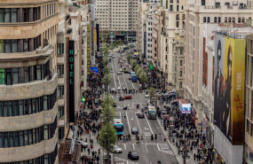 ep archivo   la calle gran via a 6 de abril de 2025 en madrid espana