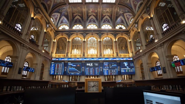 ep archivo paneles del ibex 35 en el palacio de la bolsa a 25 de octubre de 2023 en madrid espana ep archivo paneles del ibex 35 en el palacio de la bolsa a 25 de octubre de 2023 en madrid espana