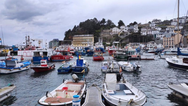 ep archivo   puerto de luarca pesca