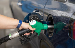 ep archivo   repostaje en una gasolinera