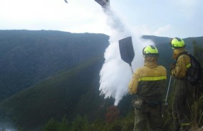 ep avion canadair actuandola extincionun incendio2013