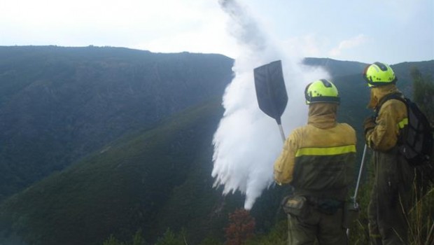 ep avion canadair actuandola extincionun incendio2013