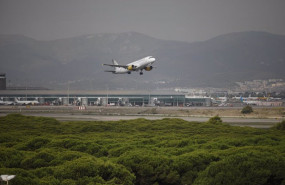ep avion despegando en el prat