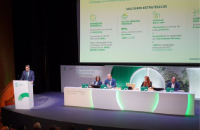 ep de izquierda a derecha josu calvo presidente no ejecutivo teresa quiros consejera y presidenta de