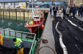 ep el consejero de pesca pablo palencia visita la lonja de santona donde se reune con la cofradia de