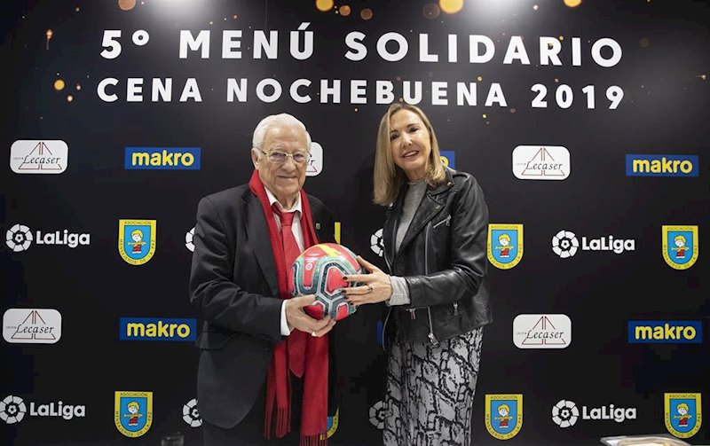 ep el padre angel con olga de la fuente directora de la fundacion laliga