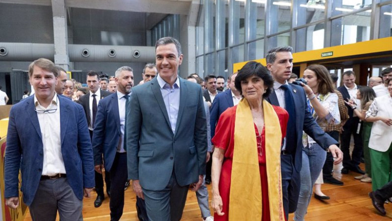 El presidente del Gobierno, Pedro Sánchez (2i) y la directora del South Summit, María Benjumea, a su llegada a la clausura del South Summit 2022, en La Nave de Madrid, a 8 de junio de 2022, en Madrid (España). | Alberto Ortega - Europa Press ep el presidente del gobierno pedro sanchez 2i y la directora del south summit maria benjumea a su