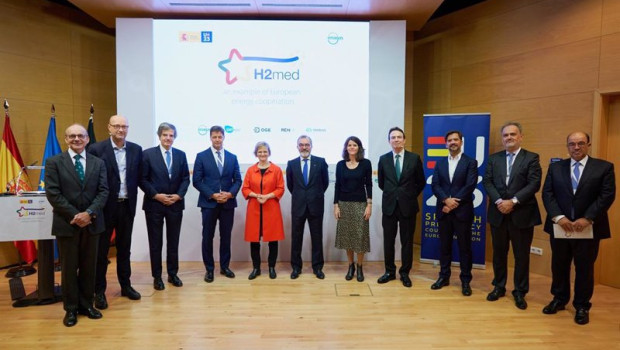 ep enagas une al operador oge a la carrera del hacer del h2med el primer corredor de hidrogeno verde