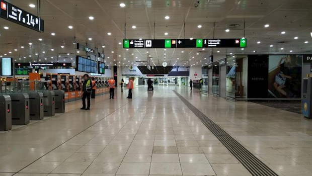 ep estacion de sants de barcelona durante el estado de alarma decretado por el coronavirus