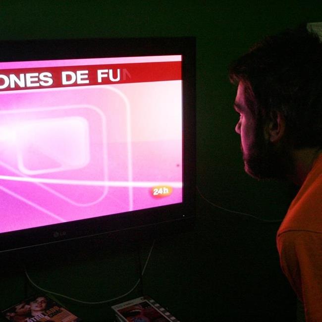 Gente Viendo La Televisión | EUROPA PRESS ep gente viendotelevision