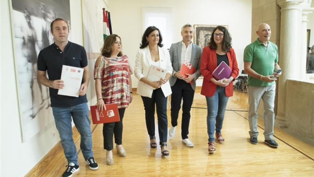 ep i-d coordinadoriula rioja diego mendiola la diputadaiu henar moreno martinez la candidatala presidenciala riojapsoe concha andreu diputado socialista francisco javier ocon pascual la diputadapodemos-equo raq