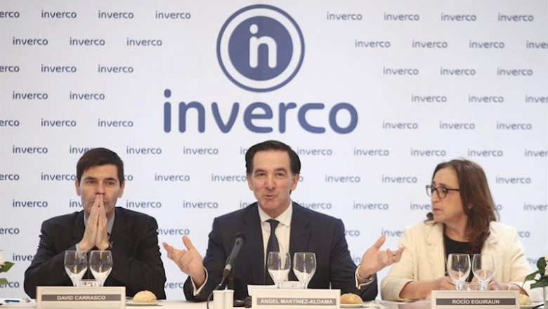 (I-D) El presidente de la Agrupación de Fondos de Pensiones, David Carrasco; el presidente de Inverco, Ángel Martínez-Aldamam y la presidenta de la Agrupación de Instituciones de Inversión Colectiva, Rocío Eguiraun durante la presentación de las previsio | Eduardo Parra - Europa Press ep i-d el presidente de la agrupacion de fondos de pensiones david carrasco el presidente de inverco