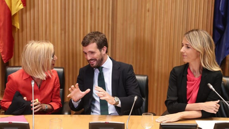 (I-D) La fundadora de UPyD, Rosa Díez; el presidente del PP, Pablo Casado; y la portavoz parlamentaria del Partido Popular, Cayetana Álvarez de Toledo, en el Congreso de los Diputados durante el acto ‘Españoles en Defensa de lo Común’ organizado por el | Eduardo Parra - Europa Press ep i-d la fundadora de upyd rosa diez el presidente del pp pablo casado y la portavoz parlamentaria