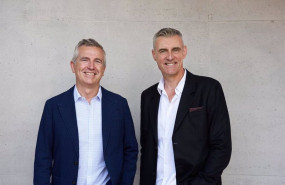 ep john morris ceo y jim prior presidente de design bridge and partners