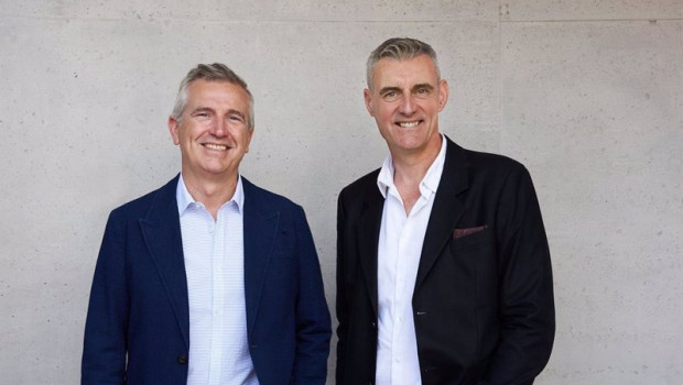ep john morris ceo y jim prior presidente de design bridge and partners