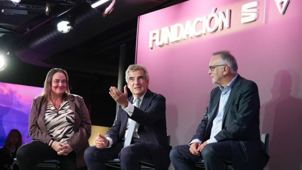 ep la de la fundacion seat cupra patricia such el director del hospital clinic josep maria campistol