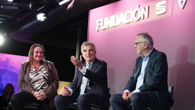 ep la de la fundacion seat cupra patricia such el director del hospital clinic josep maria campistol ep la de la fundacion seat cupra patricia such el director del hospital clinic josep maria campistol