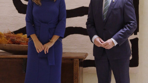 ep la ministra de trabajo y economia social yolanda diaz y el lehendakari inigo urkullu posan en una