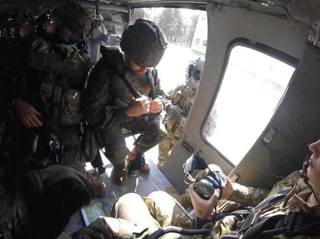 ep militares espanolesla bri xun helicopteroletonia