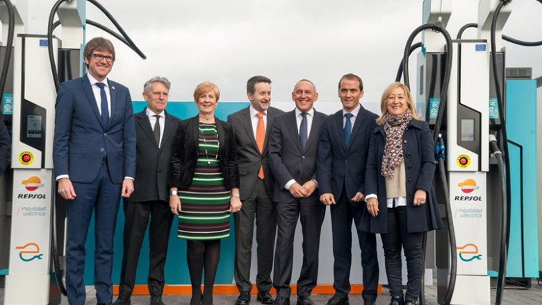 Repsol inaugura en Álava el primer punto de recarga ultra-rápida de la Península | IREKIA ep repsol inaugura en alavaprimer puntorecarga ultra-rapidala peninsula